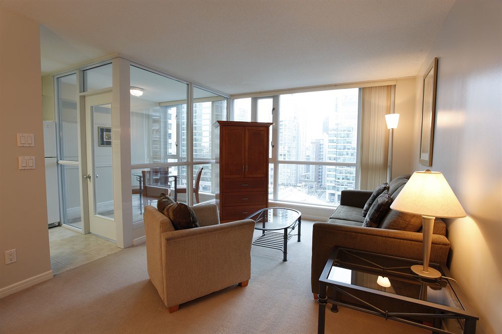 Carmana Hotel & Suites Ванкувер Экстерьер фото