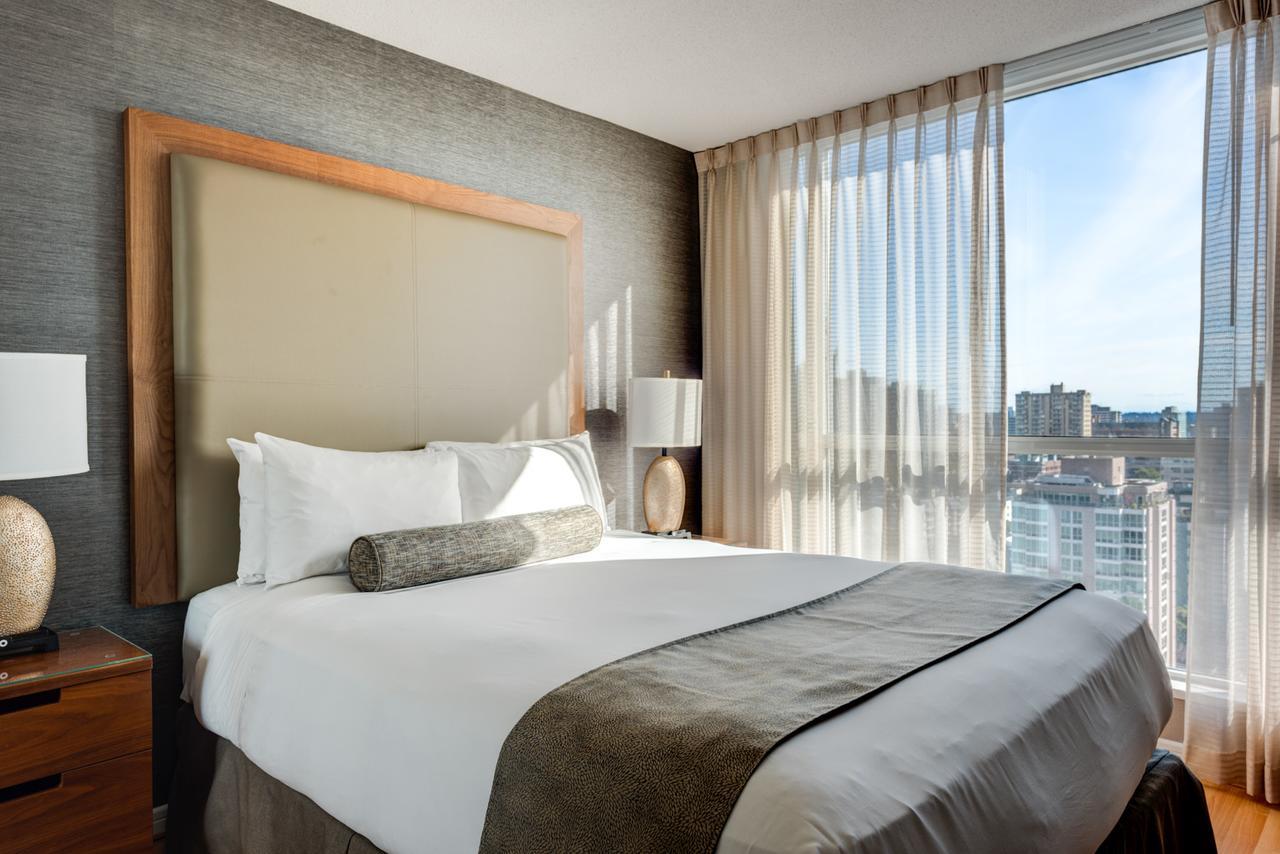 Carmana Hotel & Suites Ванкувер Экстерьер фото