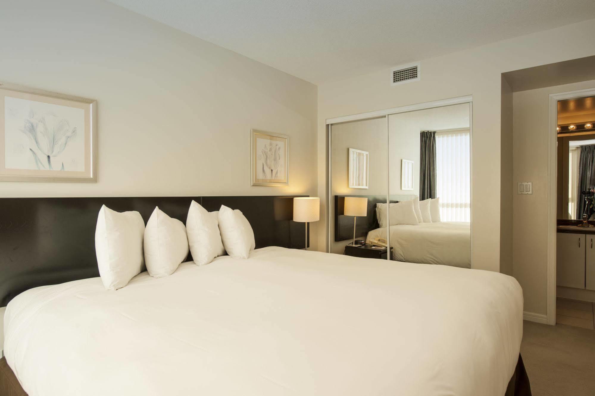 Carmana Hotel & Suites Ванкувер Экстерьер фото