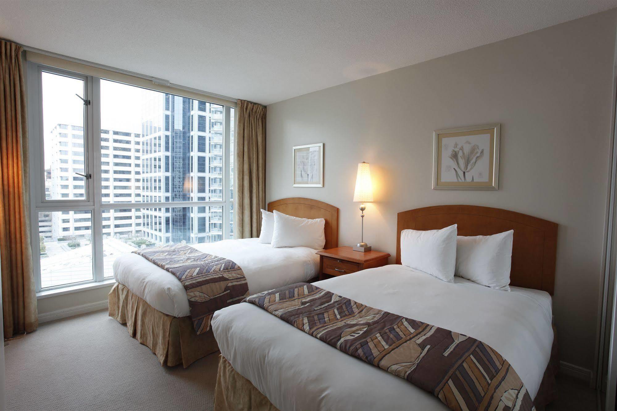 Carmana Hotel & Suites Ванкувер Экстерьер фото