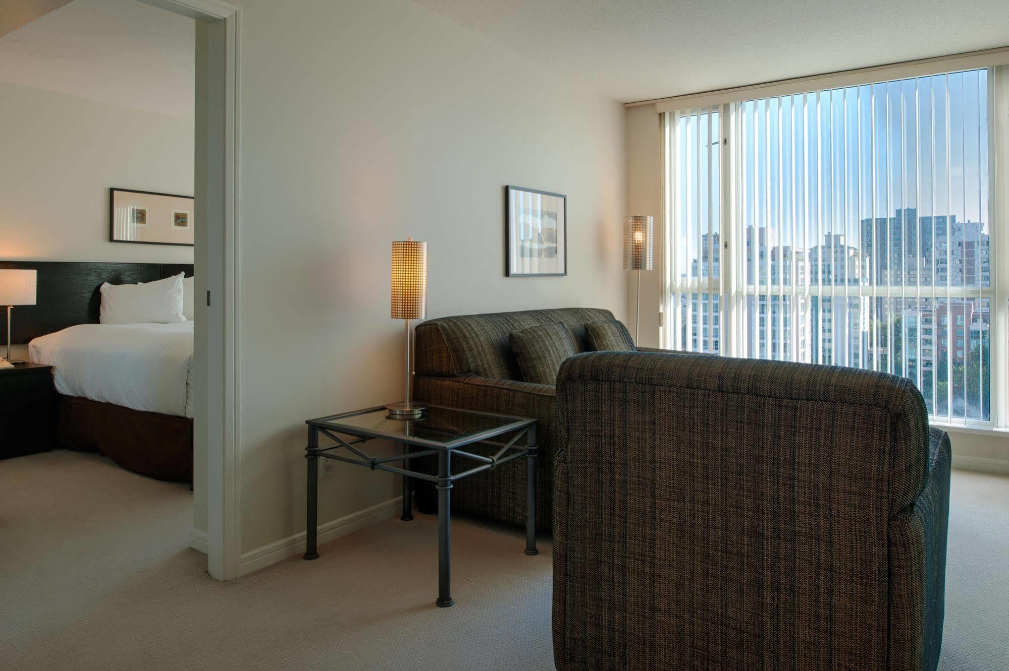 Carmana Hotel & Suites Ванкувер Экстерьер фото
